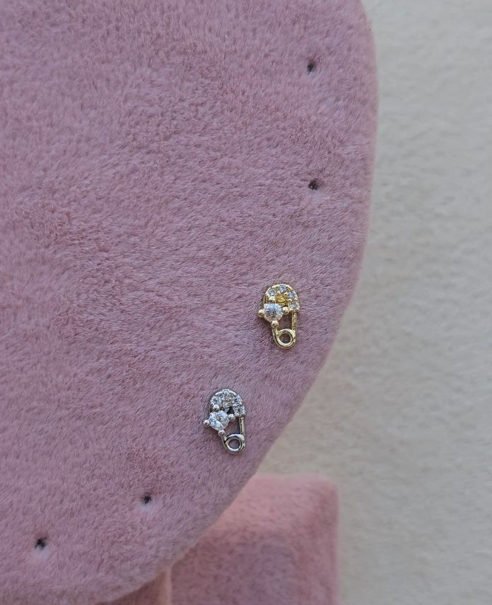 Çelik Ataç Taşlı (Arkası Düz) Piercing