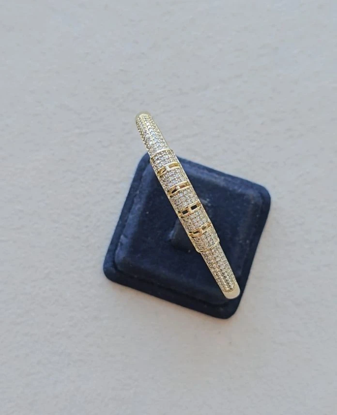 Xuping Taşlı 14K Kelepçe