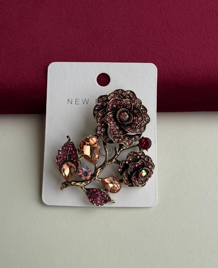 Pirinç Çiçek Taşlı Broş
