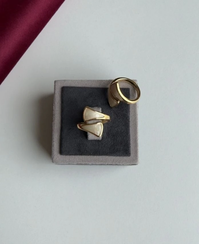 Çelik Ayarlamalı Üçgen Sedef Yüzük