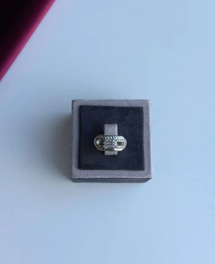 Çelik Ayarlamalı Elips Taşlı Yüzük