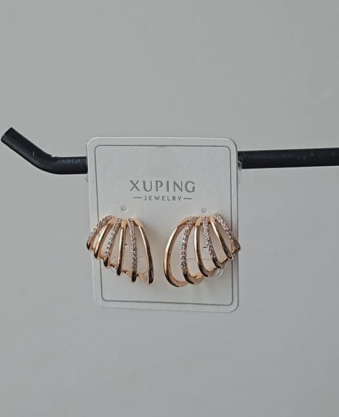 Xuping Şerit Taşlı Rose Küpe