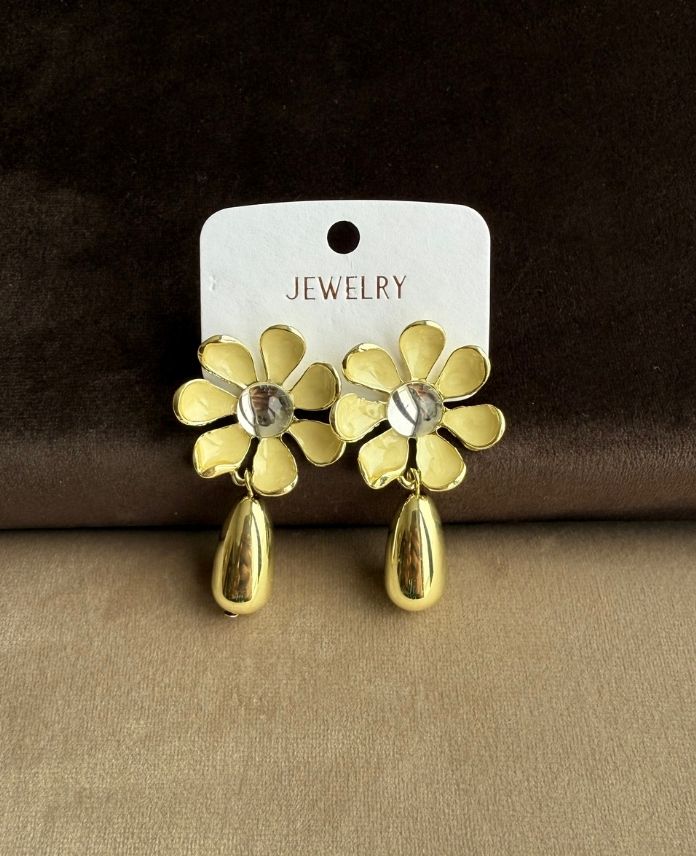 Pirinç Çiçek Sarı Küpe