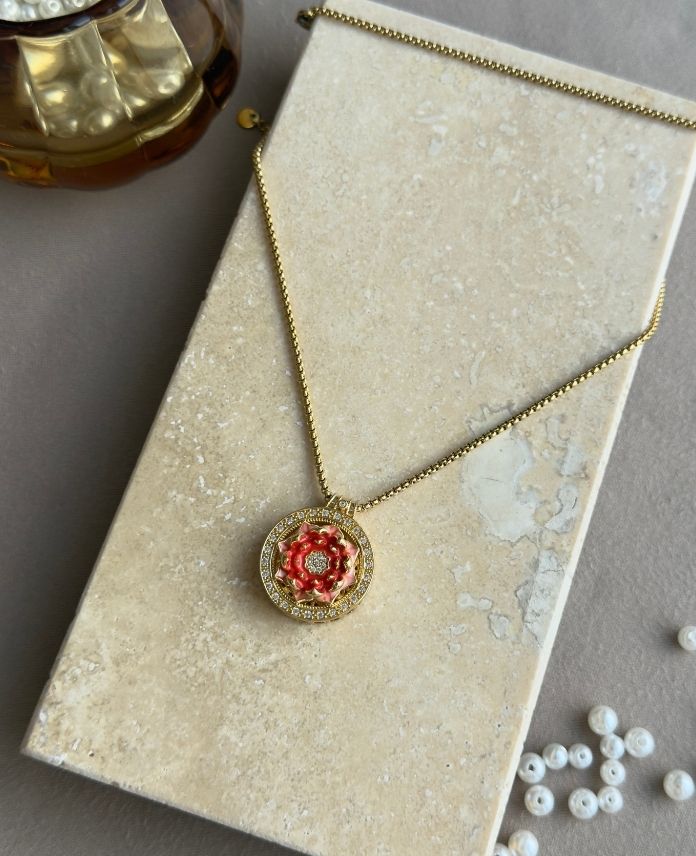 Çelik Papatya Kırmızı Taşlı 60Cm Kolye