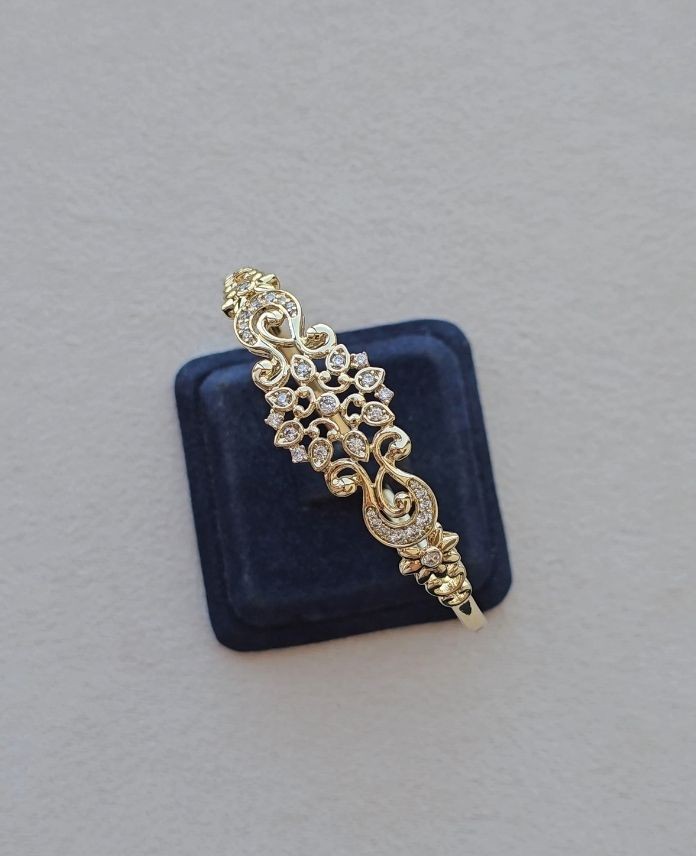 Xuping Çiçek Taşlı Gold Kelepçe