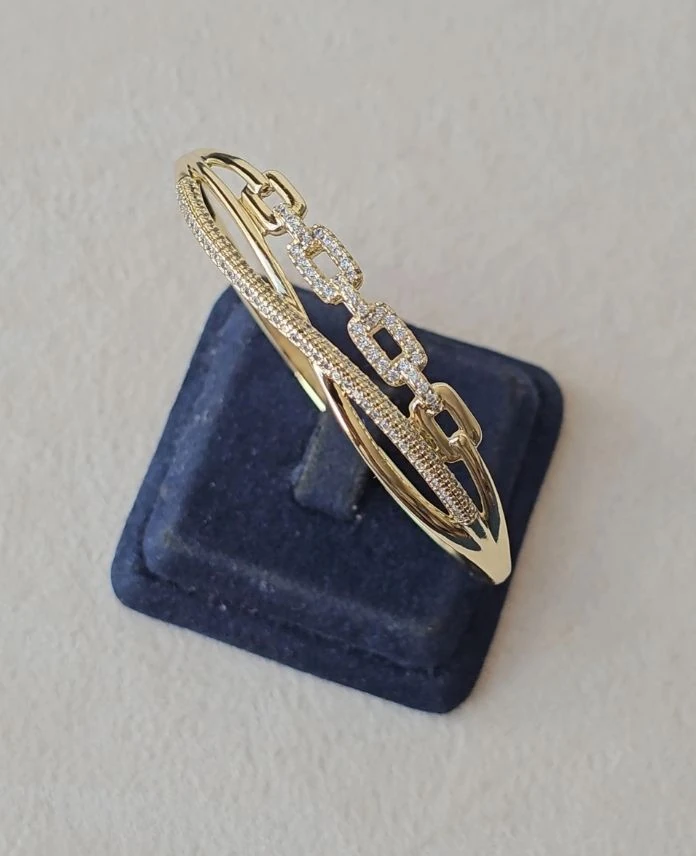 Xuping Zincir Çapraz Taşlı 14K Kelepçe