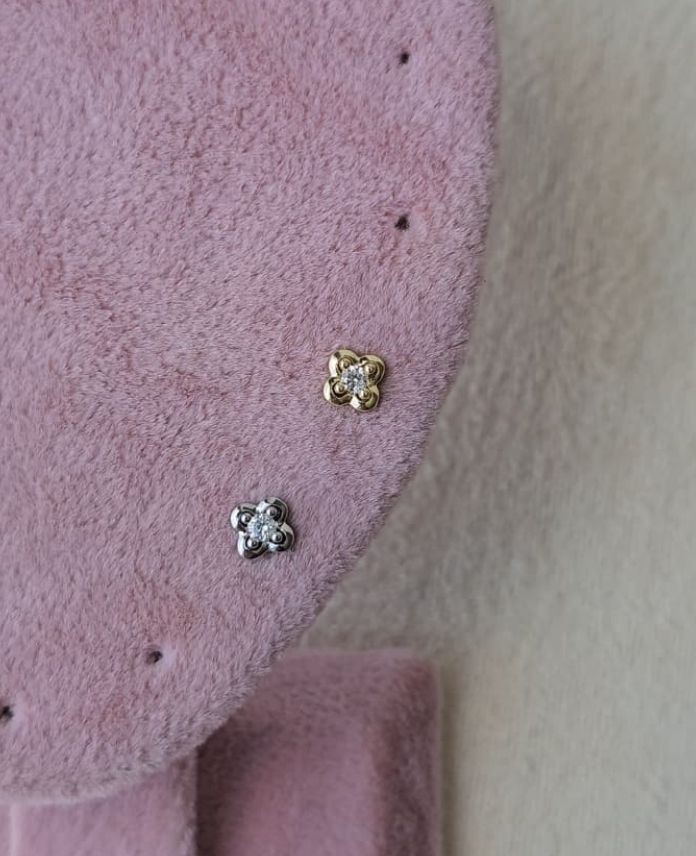 Çelik Çiçek Taşlı (Arkası Düz) Piercing