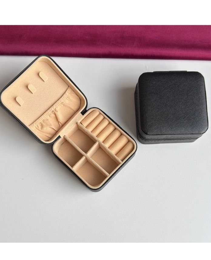 Aksesuar 10X10cm Siyah Takı Çantası