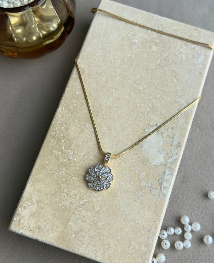 Çelik Çiçek Taşlı 60Cm Kolye