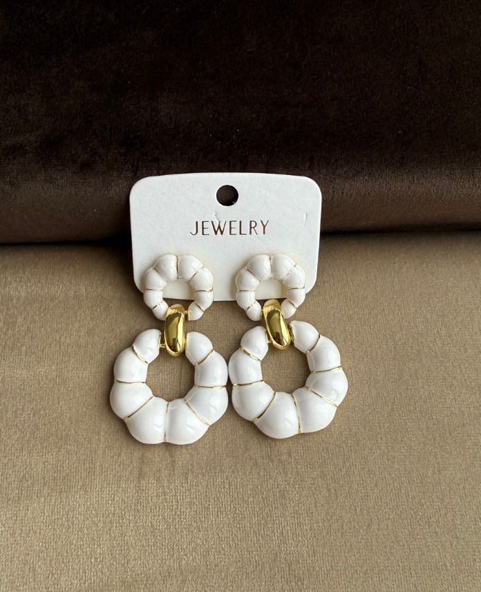 Pirinç Yuvarlak Beyaz Küpe