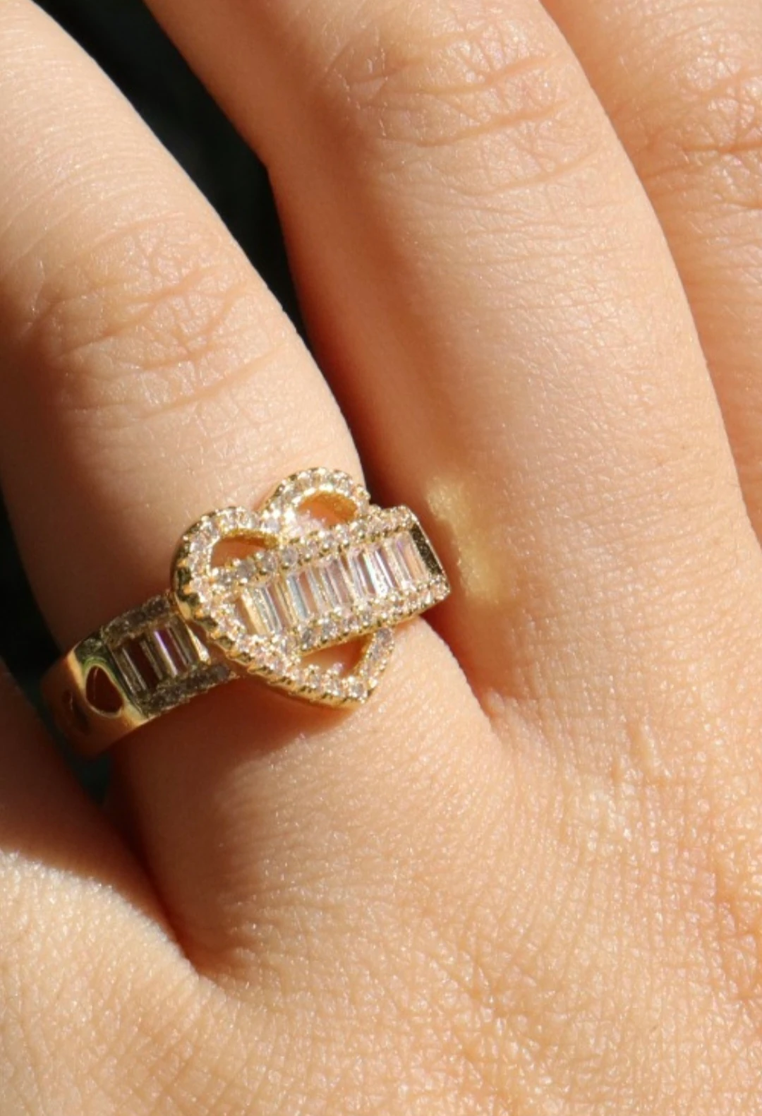 Taşlı Kalp Yüzük 