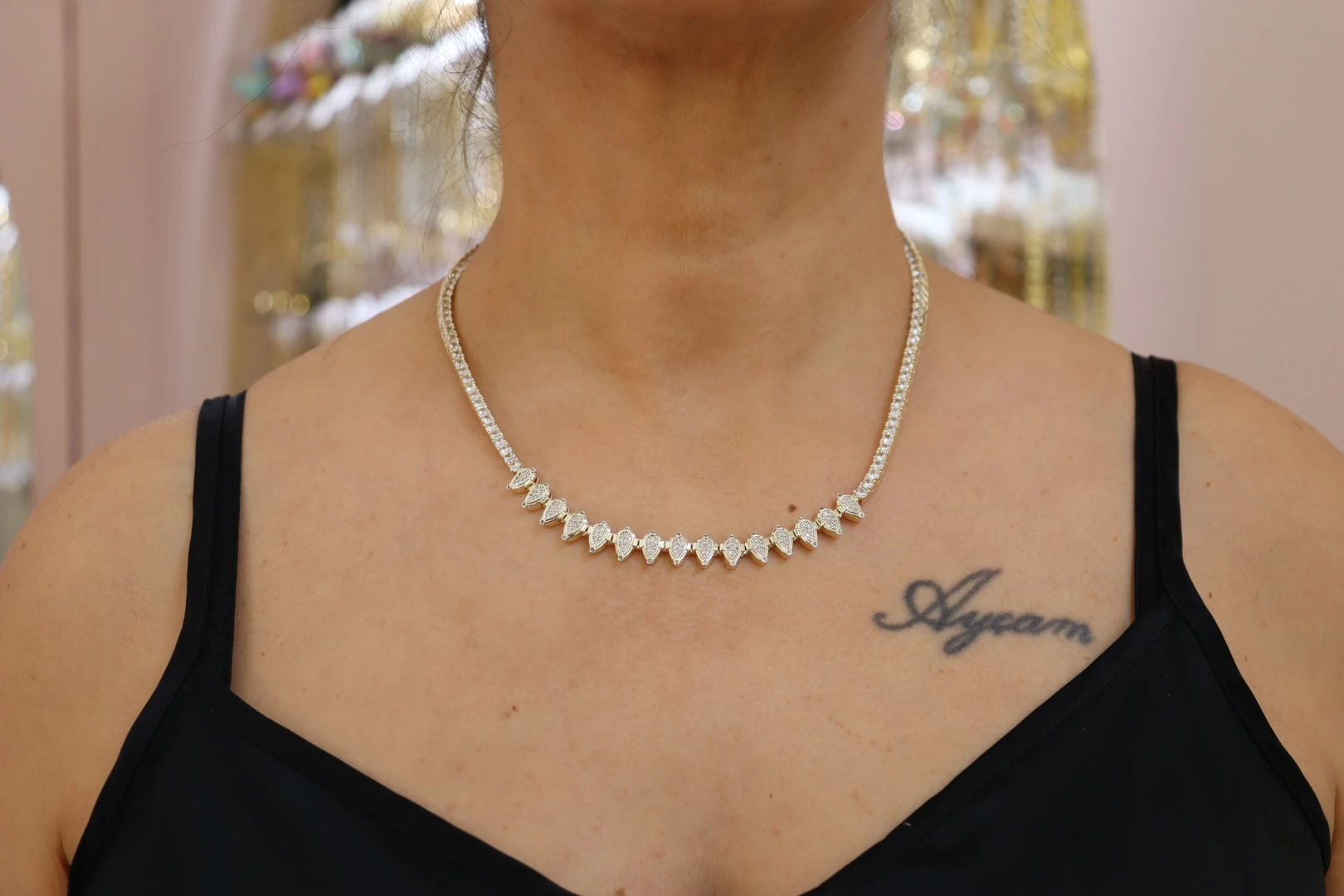 Damla Taş Detaylı VIP Kolye