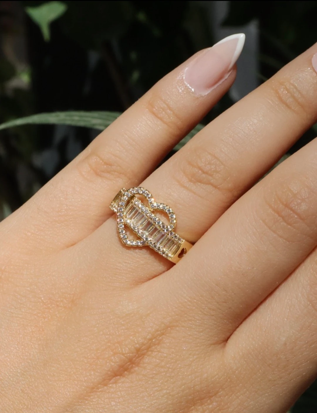 Taşlı Kalp Yüzük 