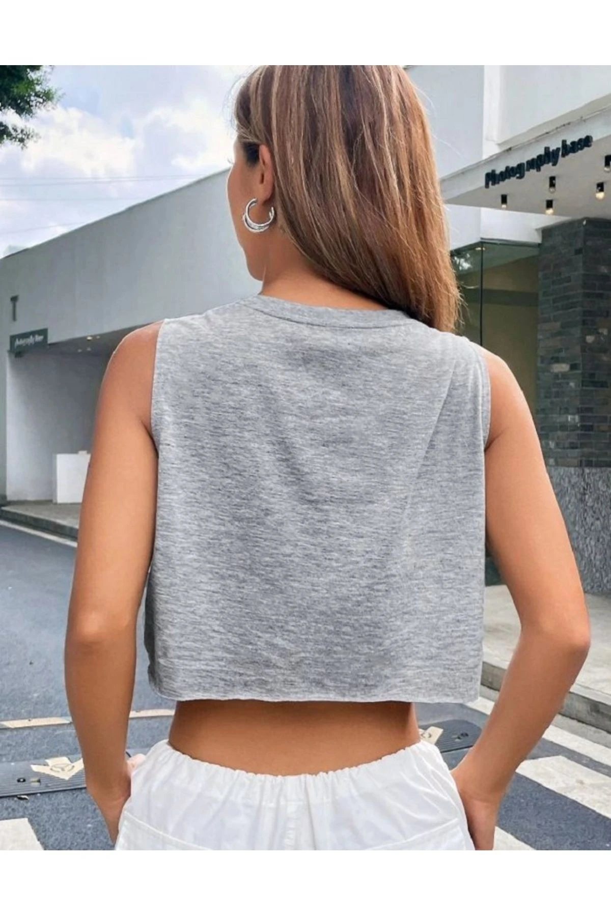 KADIN CROP KOLSUZ BLUZ ETEK DİKİŞSİZ -RİBANA KUMAŞ