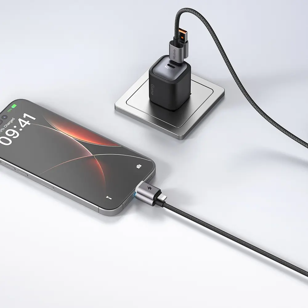 MCDODO CA-6560 4'ü 1 Arada USB-A/ USB-C - USB-C/ Lightning Işıklı Kablo 1.2 m
