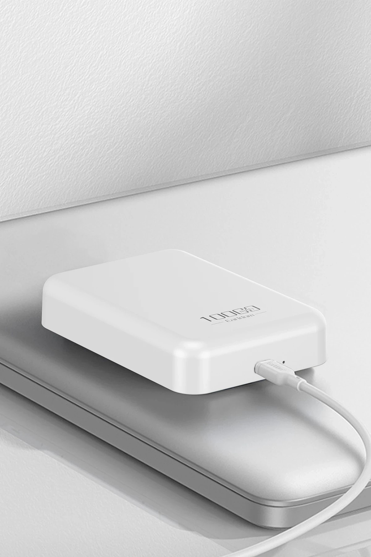 EARLDOM PD48 10.000 mAh 15W Kablosuz Şarj ve 20W Type-C Çıkışlı PD Hızlı Şarj Powerbank - Beyaz
