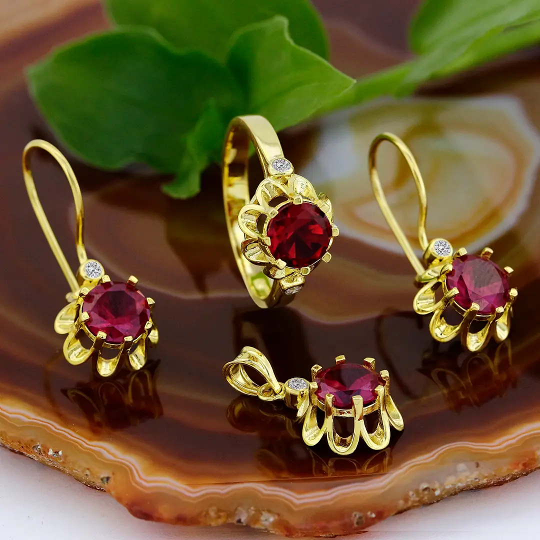 Red Stone-set Gold Set