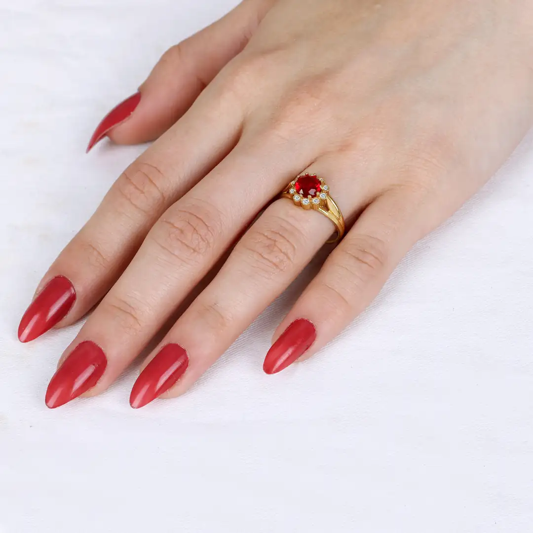 Red Stone-set Gold Ring