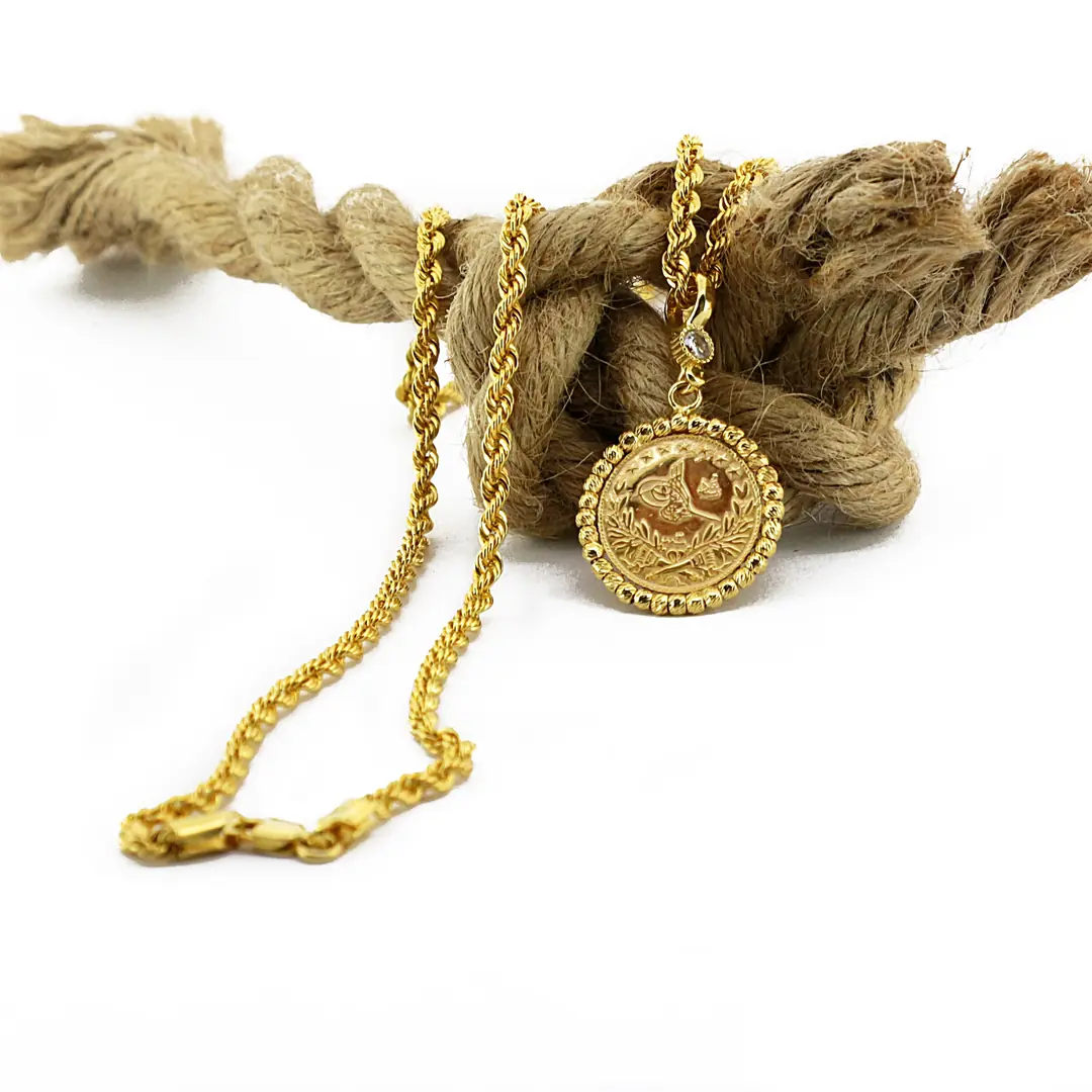 Reşat Quarter Lira Coin Dorica Framed Necklace