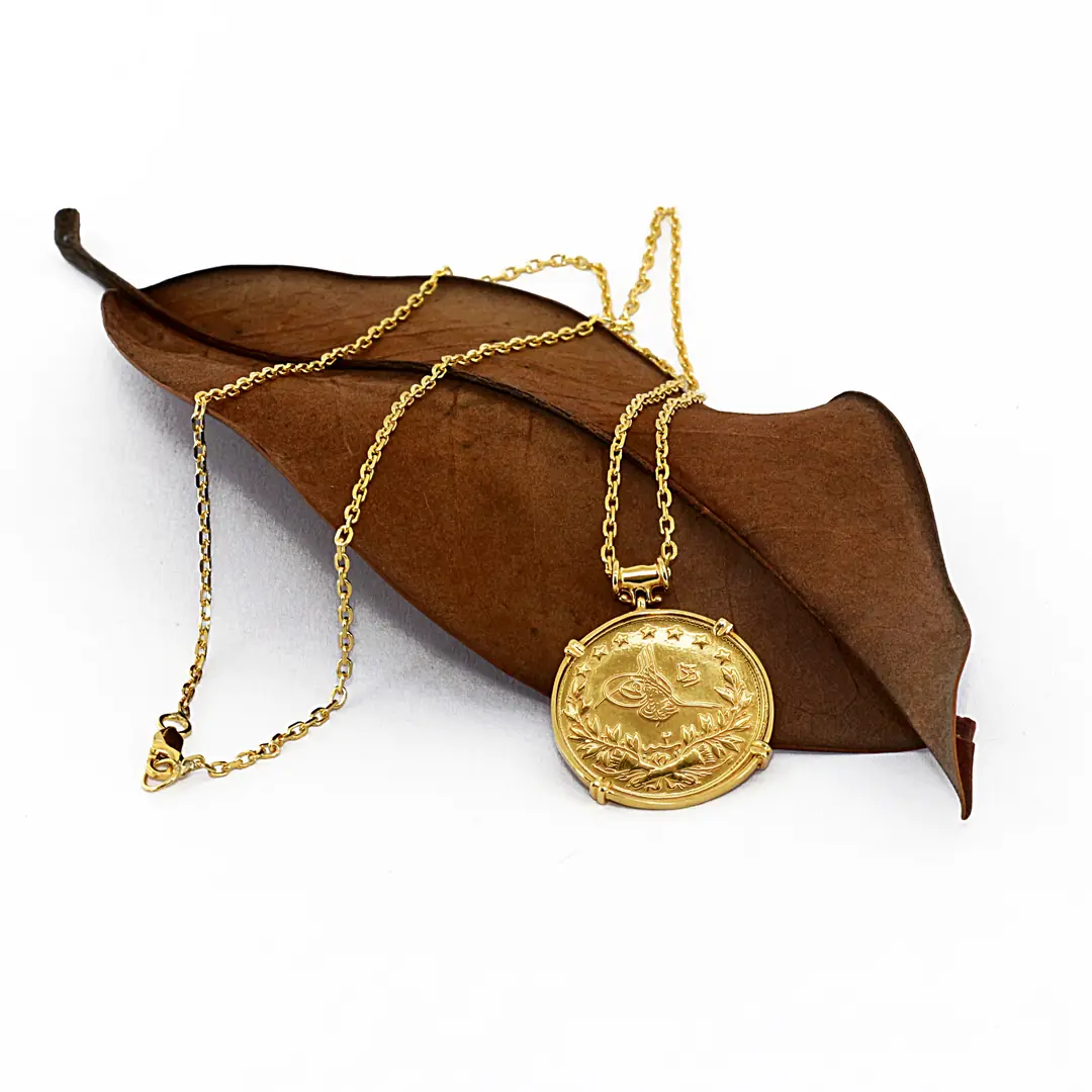 Reşat Tam Lira Coin Framed Necklace