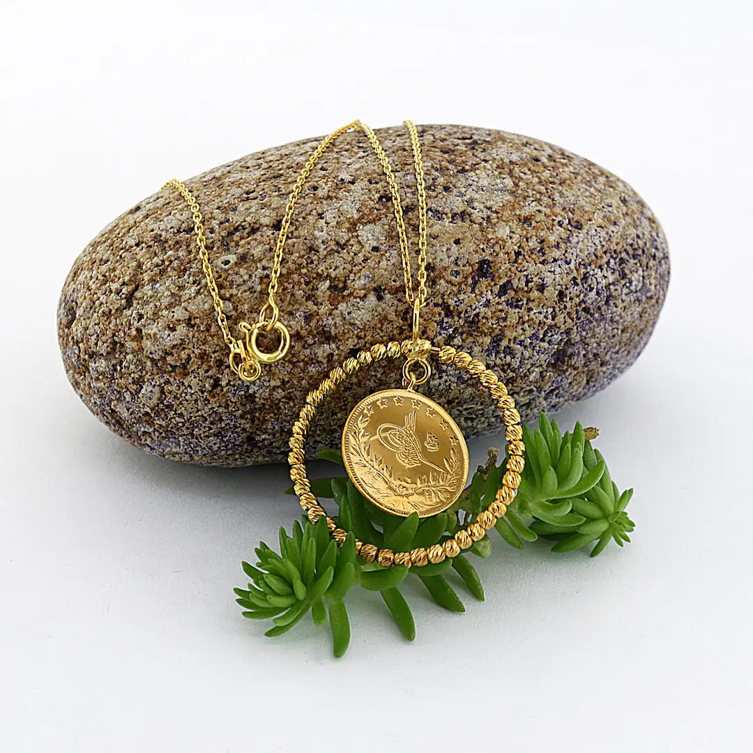 Reşat Quarter Lira Coin Dorica Framed Necklace