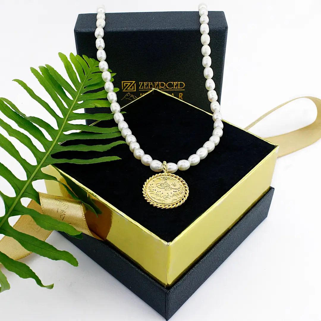 Reşat Half Lira Coin Pearl Necklace