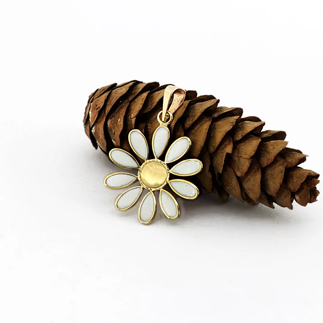 Daisy Necklace Pendant