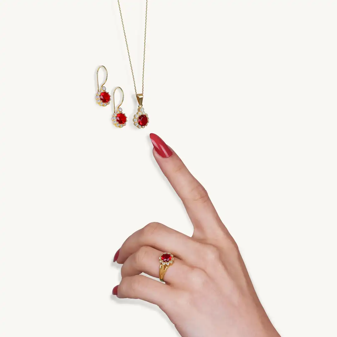 Red Stone-set Gold Set
