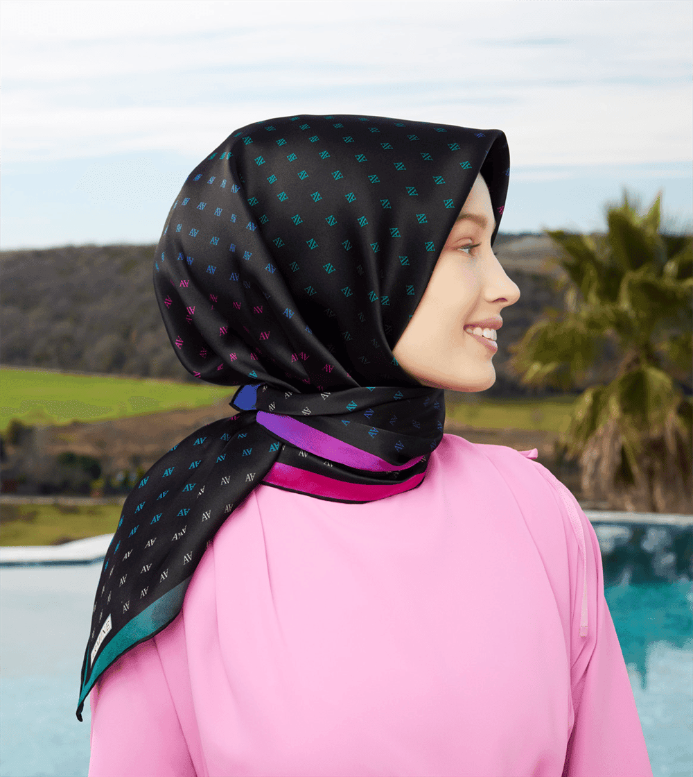 ARMİNE DJ SAF İPEK EŞARP 8936D (S) (NOSTALJİ SURA) -MONOGRAM DESEN- 53