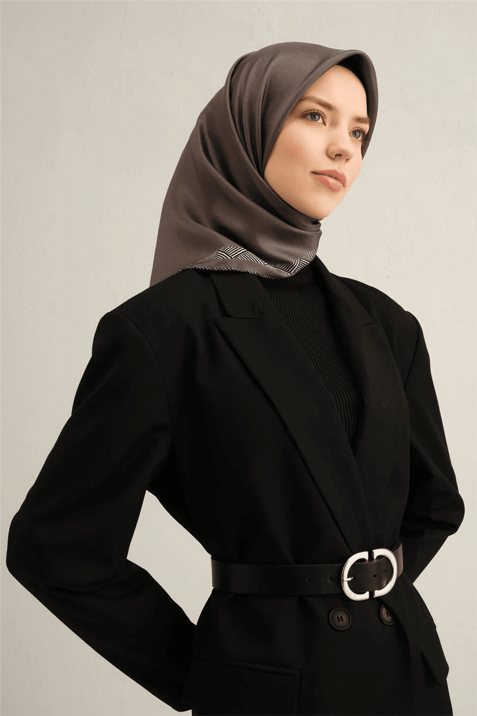 Armine Klasik Desenli Saf İpek Sura Eşarp 9357D