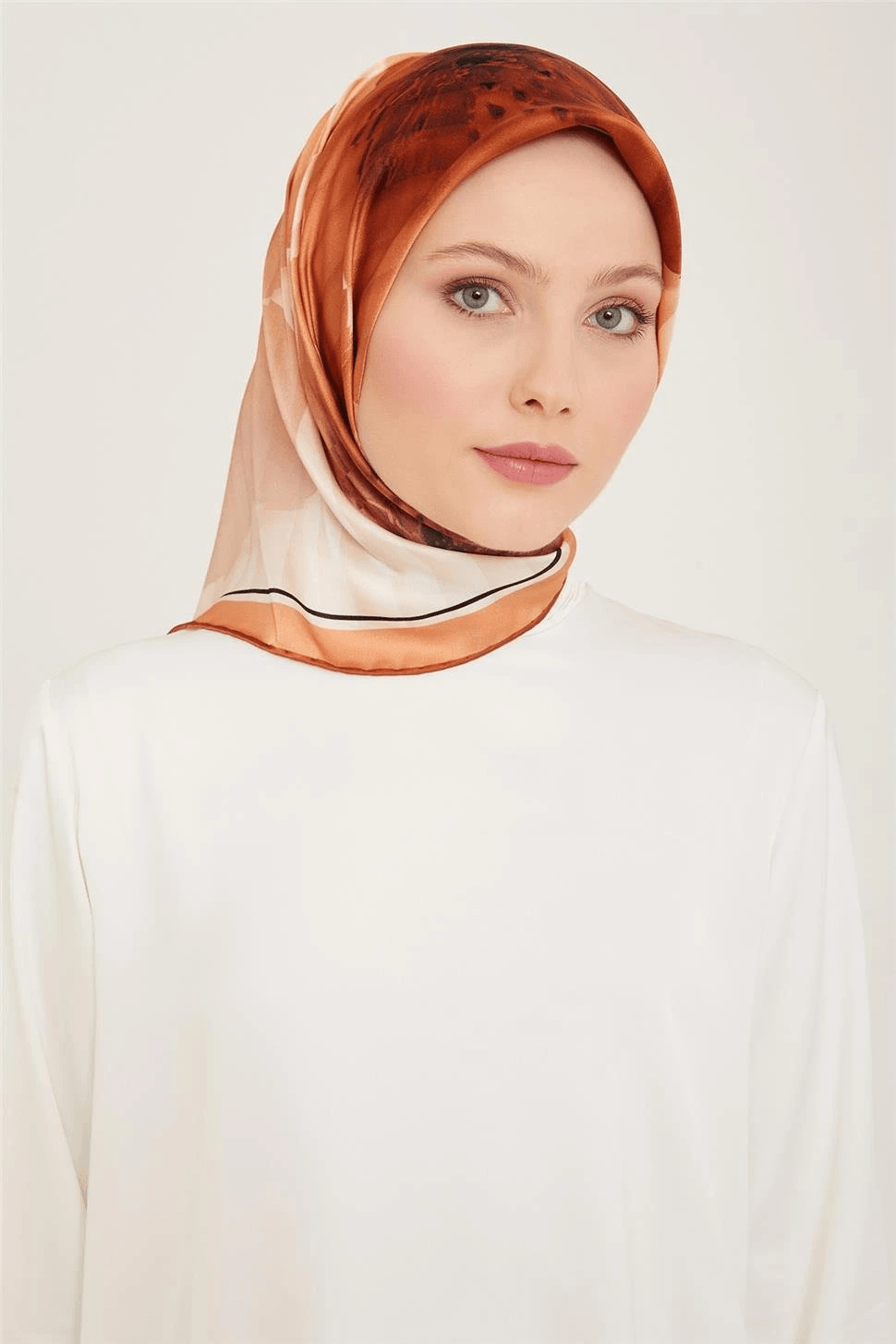 Armine Sura İpek Eşarp 9100D (S )