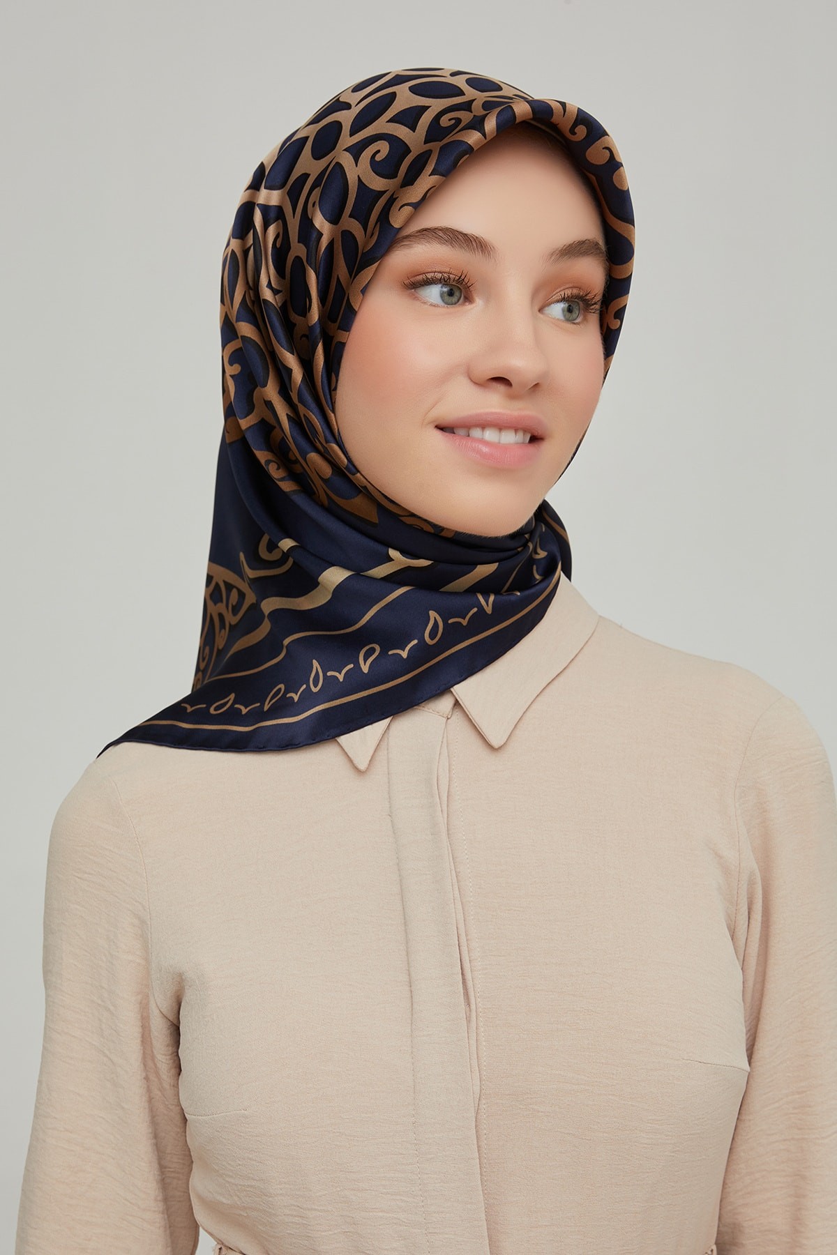 Armine 90*90 İpek Eşarp 8650d (sura) E21KA8650D03
