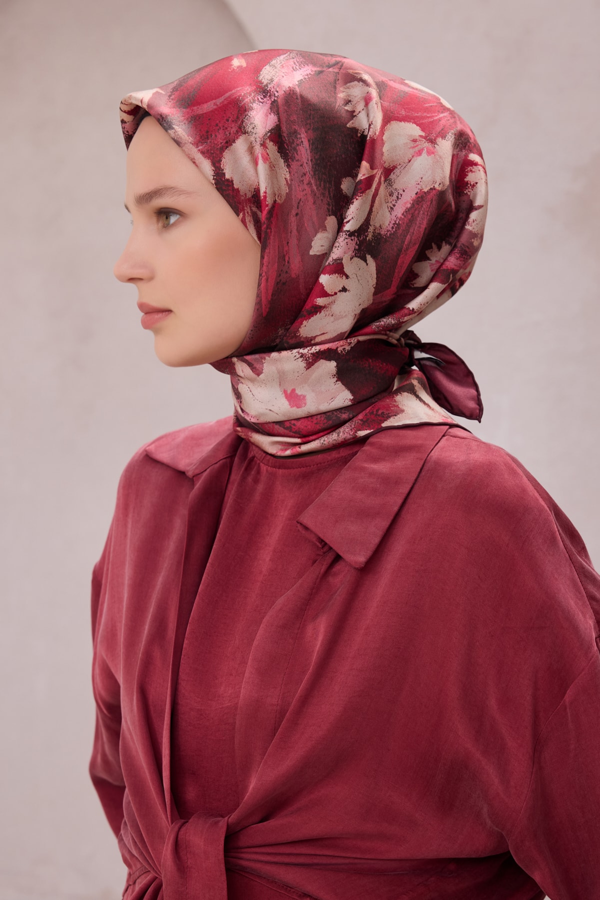 Belli Çiçek Desen İpek Twill Eşarp 4217D01
