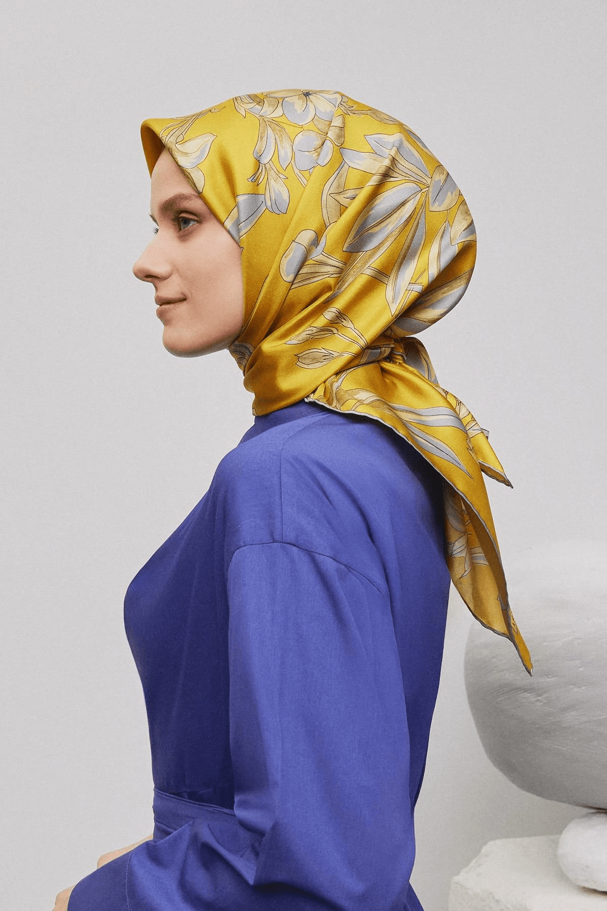 Armine Çiçek Desenli Saf İpek Sura Eşarp 9304