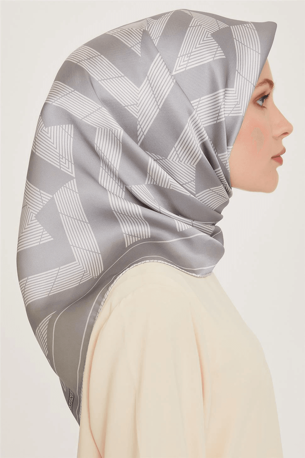 Armine Sura İpek Eşarp 9255D (S )