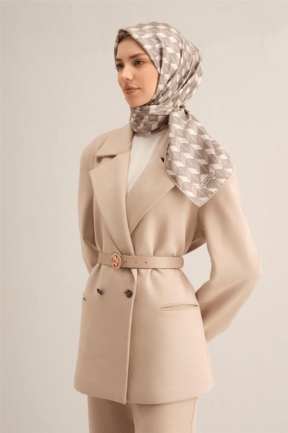 Armine Geometrik Desenli Sura Saf İpek Eşarp - 9309