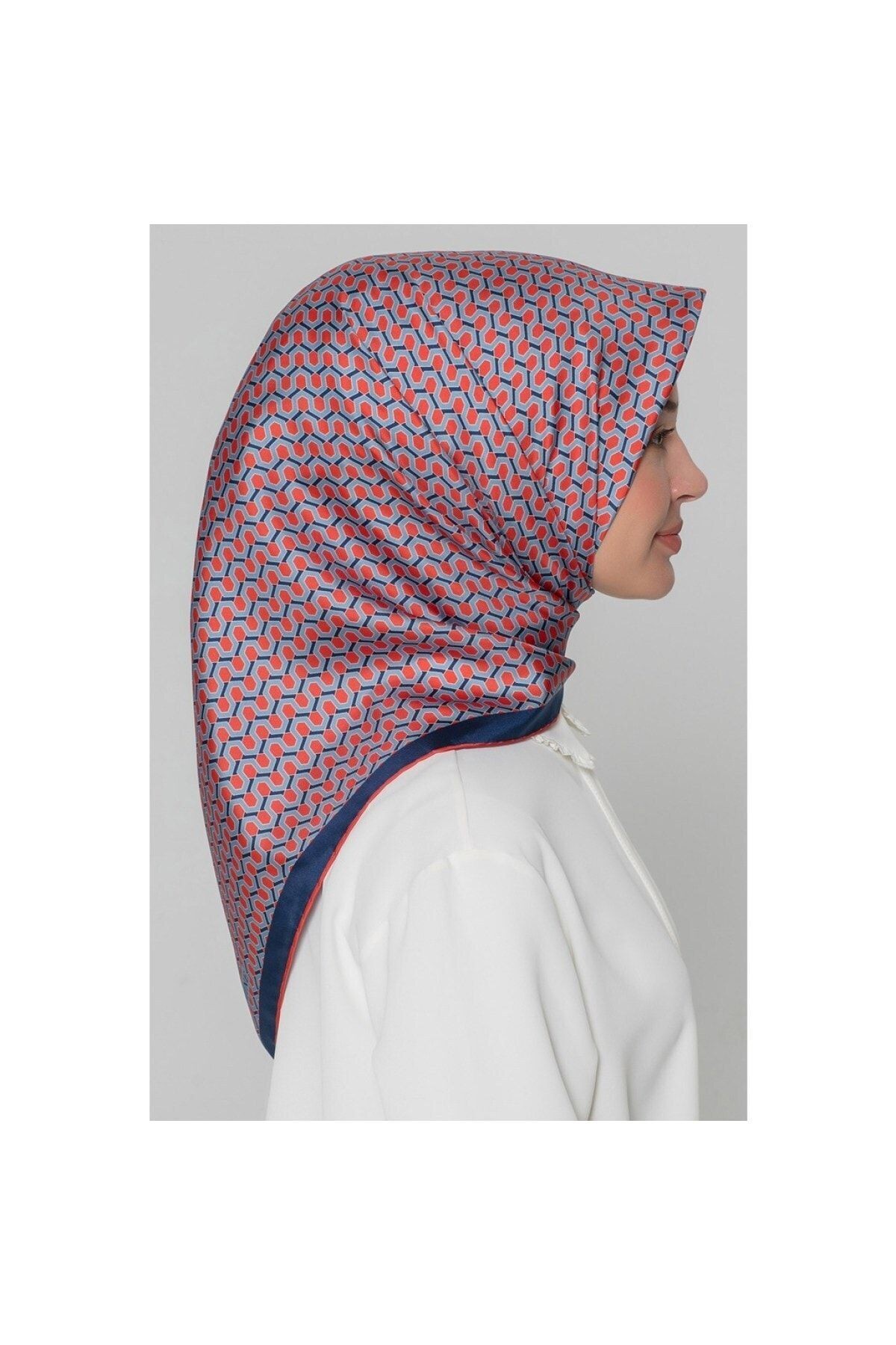 ARMİNE 90X90 İPEK EŞARP 8401D (SURA) (NOSTALJİ)