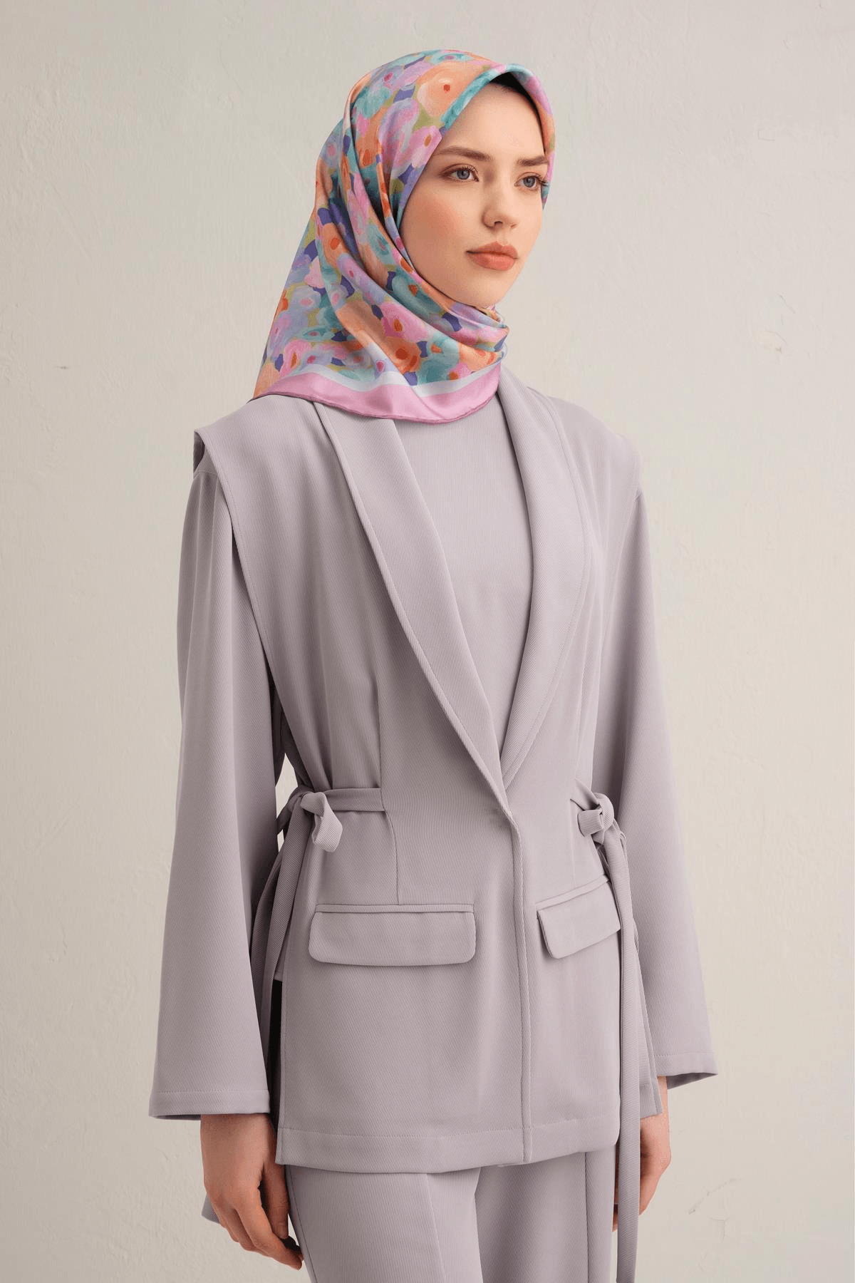 Arninr Soyut Desenli Saf İpek Sura Eşarp 9300 06