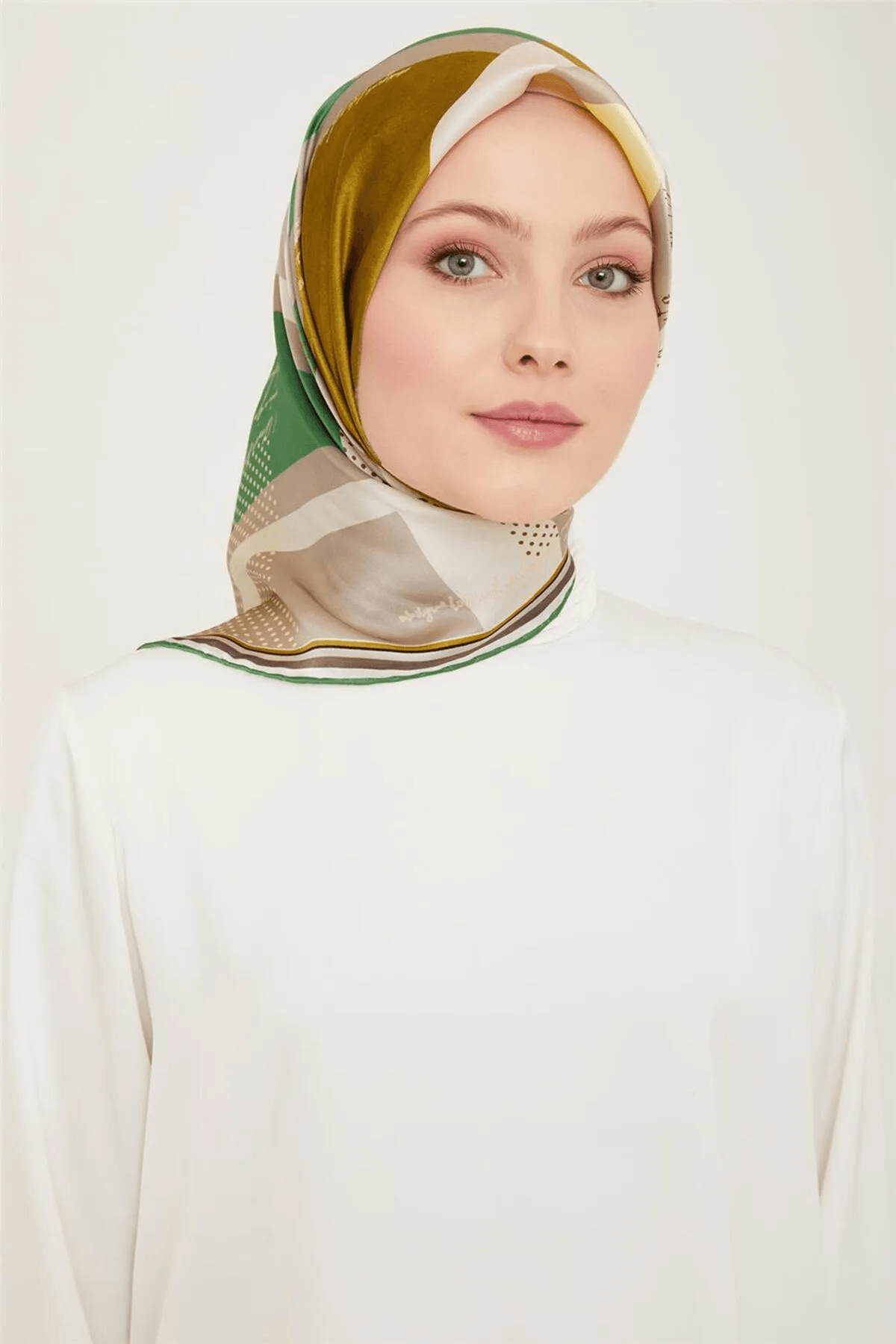 Armine Sura İpek Eşarp 9138D (S )