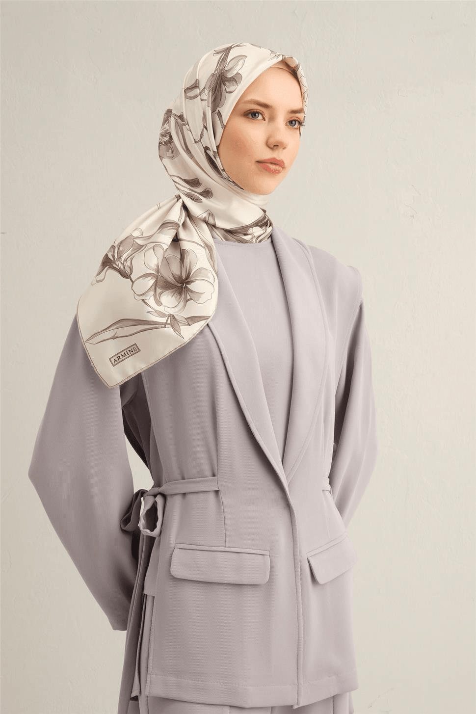 Armine Çiçek Desenli Saf İpek Sura Eşarp 9304