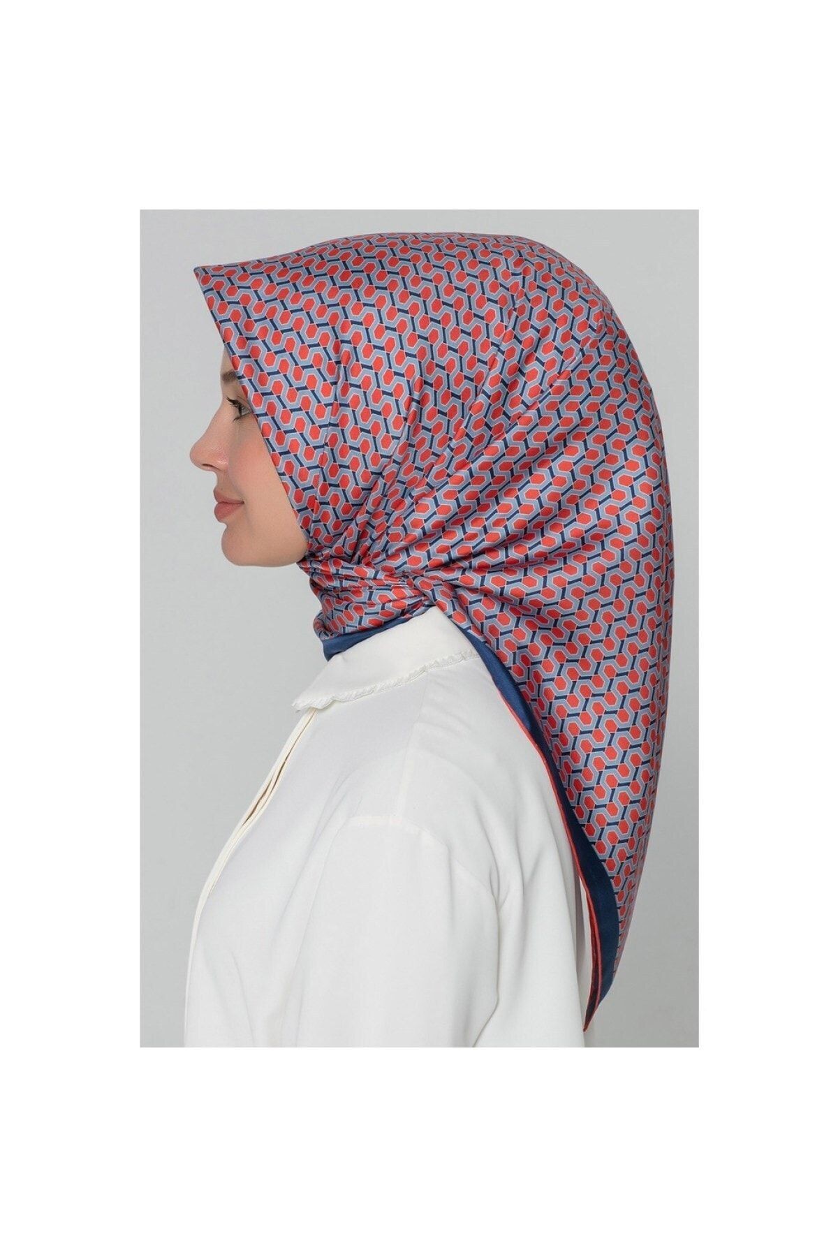 ARMİNE 90X90 İPEK EŞARP 8401D (SURA) (NOSTALJİ)