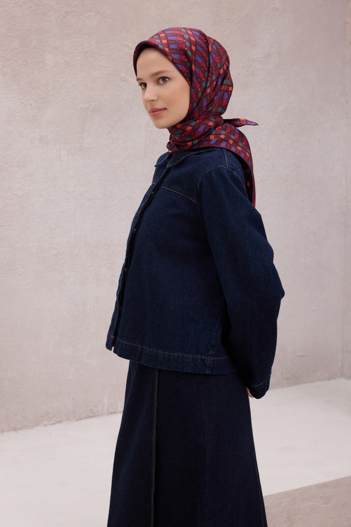 Belli Logo Desen Saf İpek Twill Eşarp 4223D01