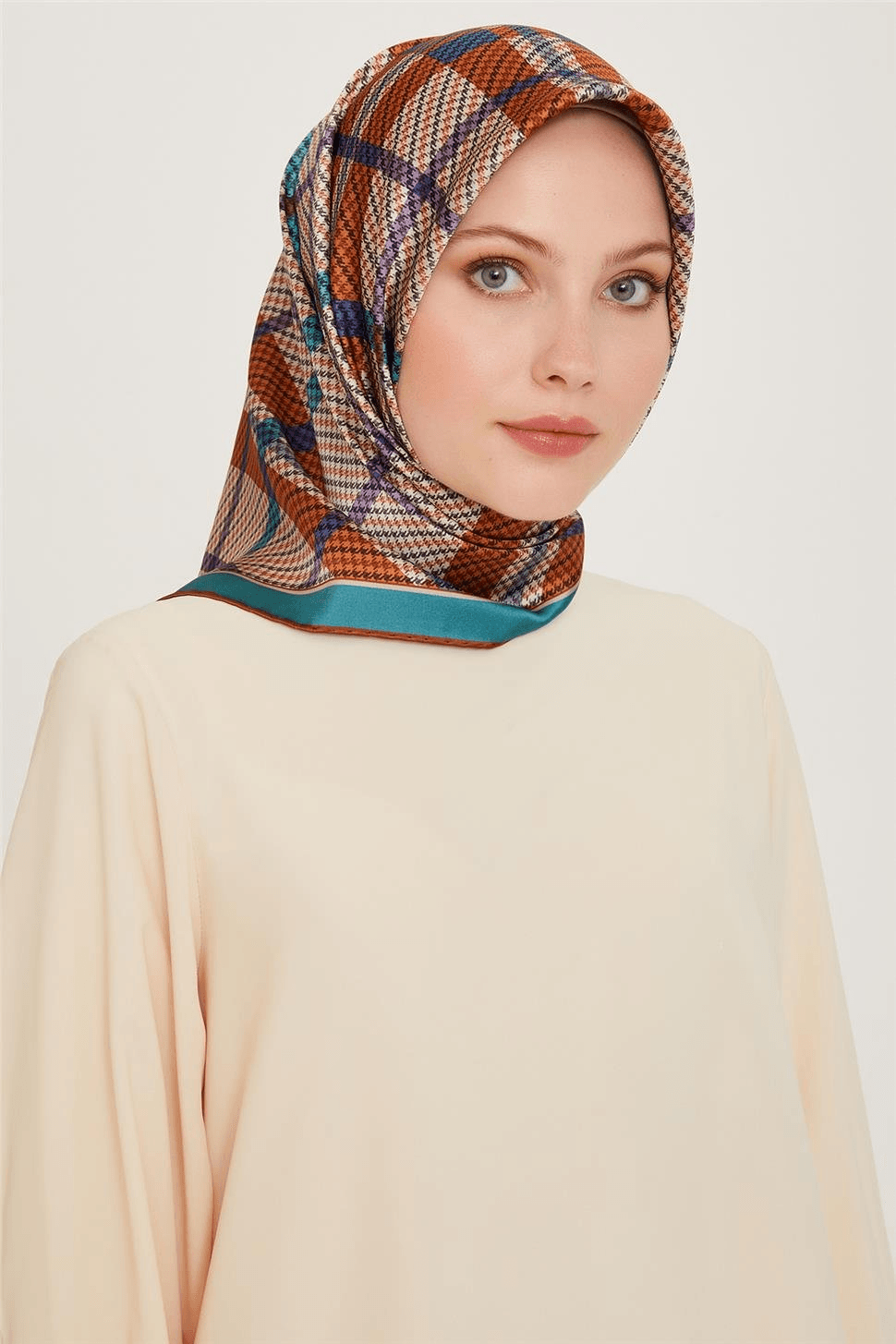Armine Geometrik Desenli Twill İpek Eşarp 9247D02 (T) - 04