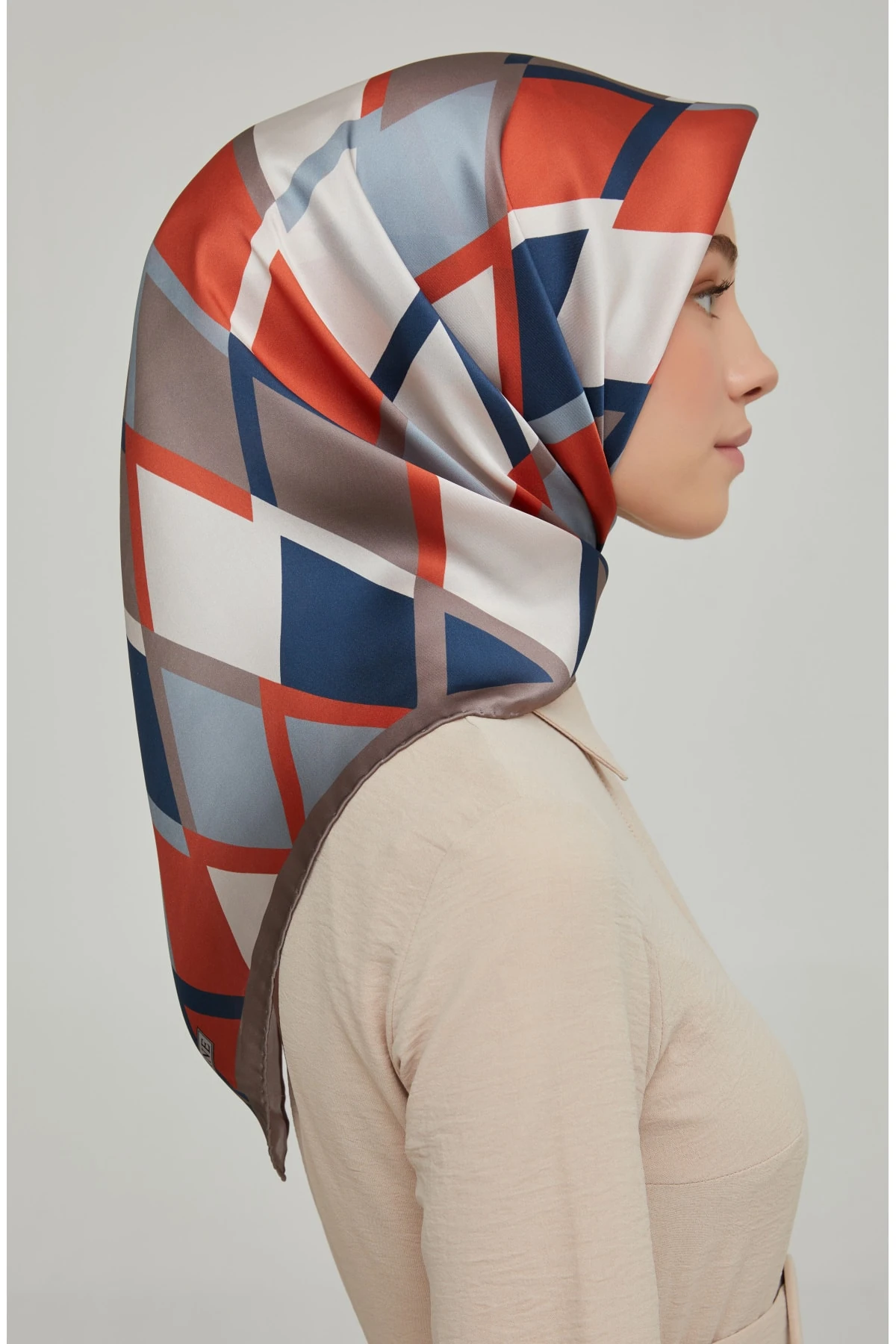 Armine 90*90 Nostalji Serisi Ipek Sura Eşarp 8664ds-09