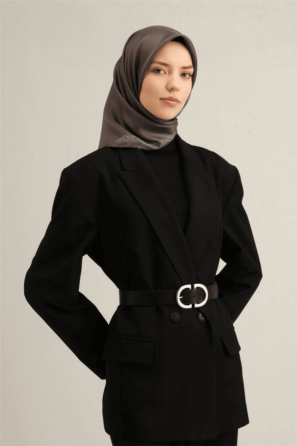 Armine Klasik Desenli Saf İpek Sura Eşarp 9357D