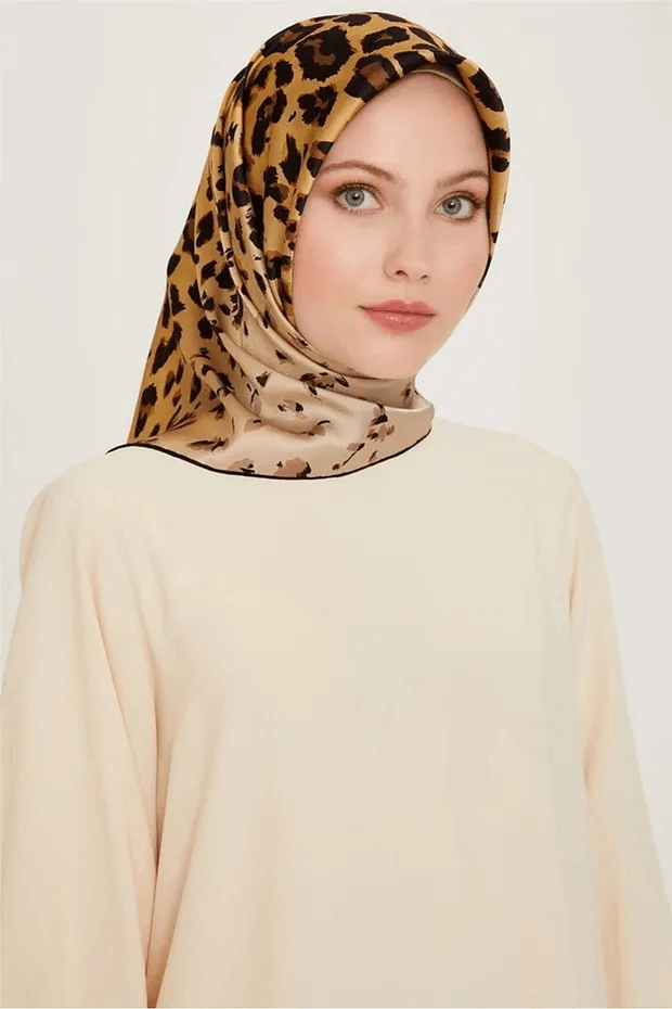 Armine Saf Sura İpek Eşarp 9249D (S) Nostalji ) 9249- 32