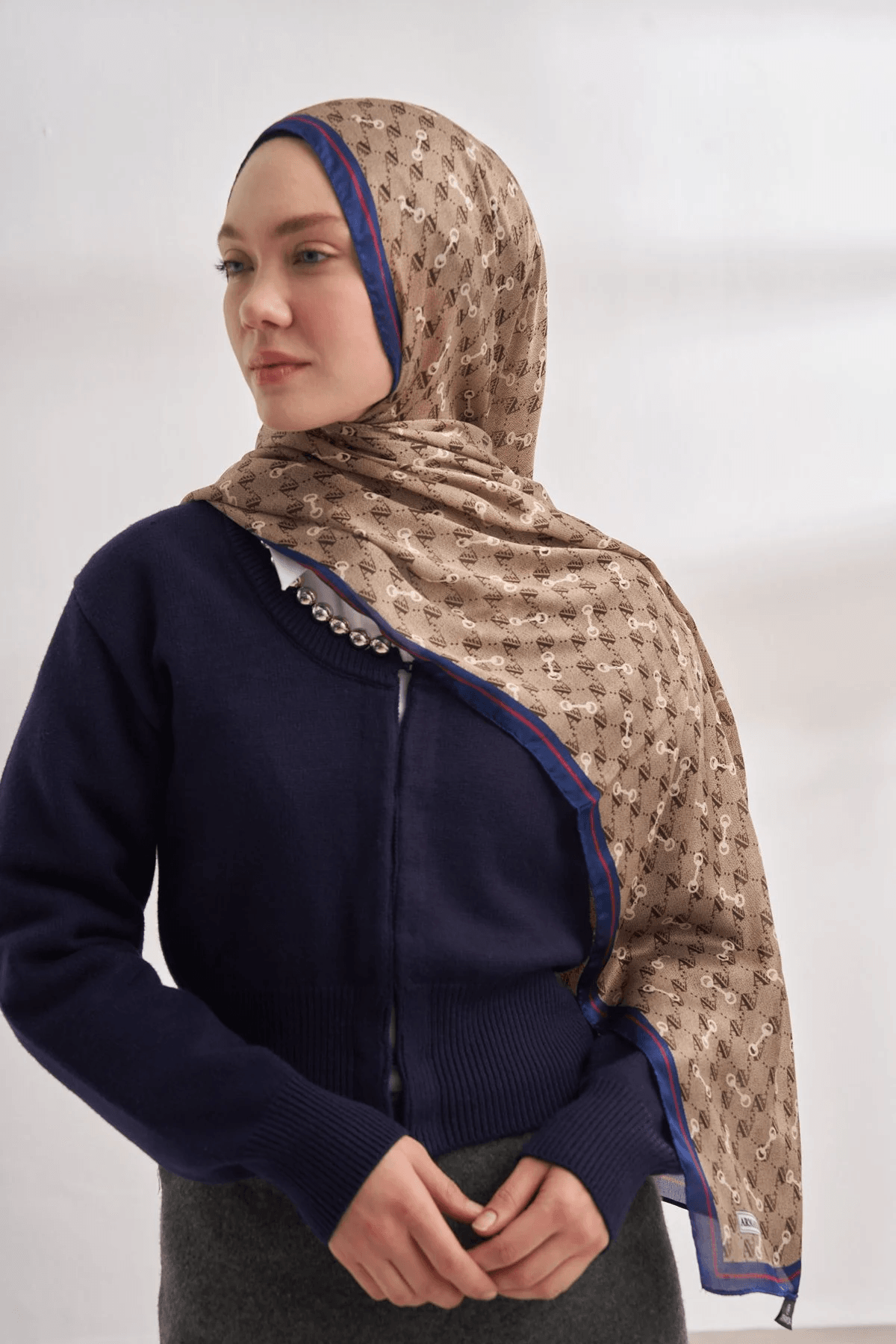 Bej - Saks 1031
