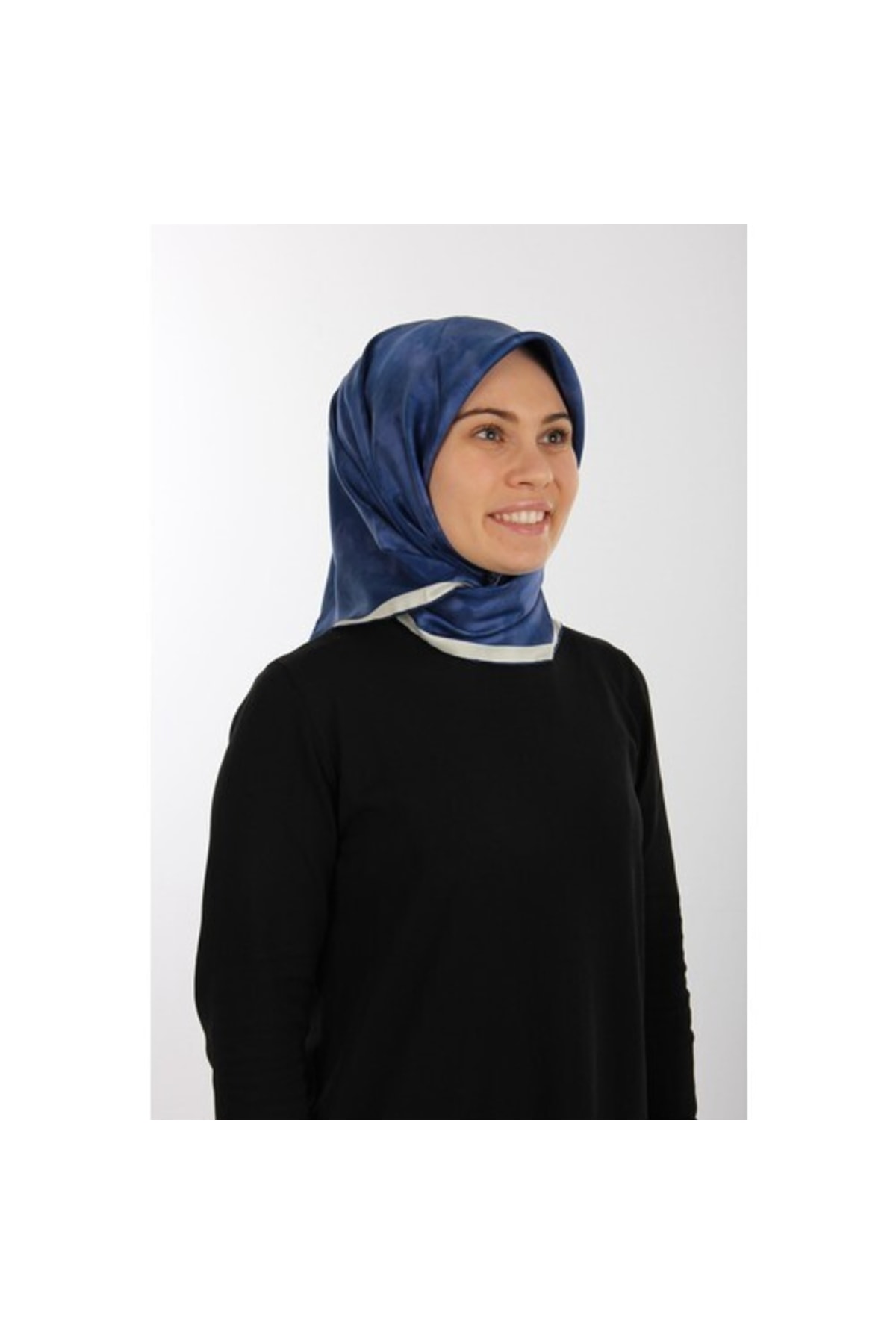 Koyu Mavi Ipek Krep Saten Eşarp 7208701-323