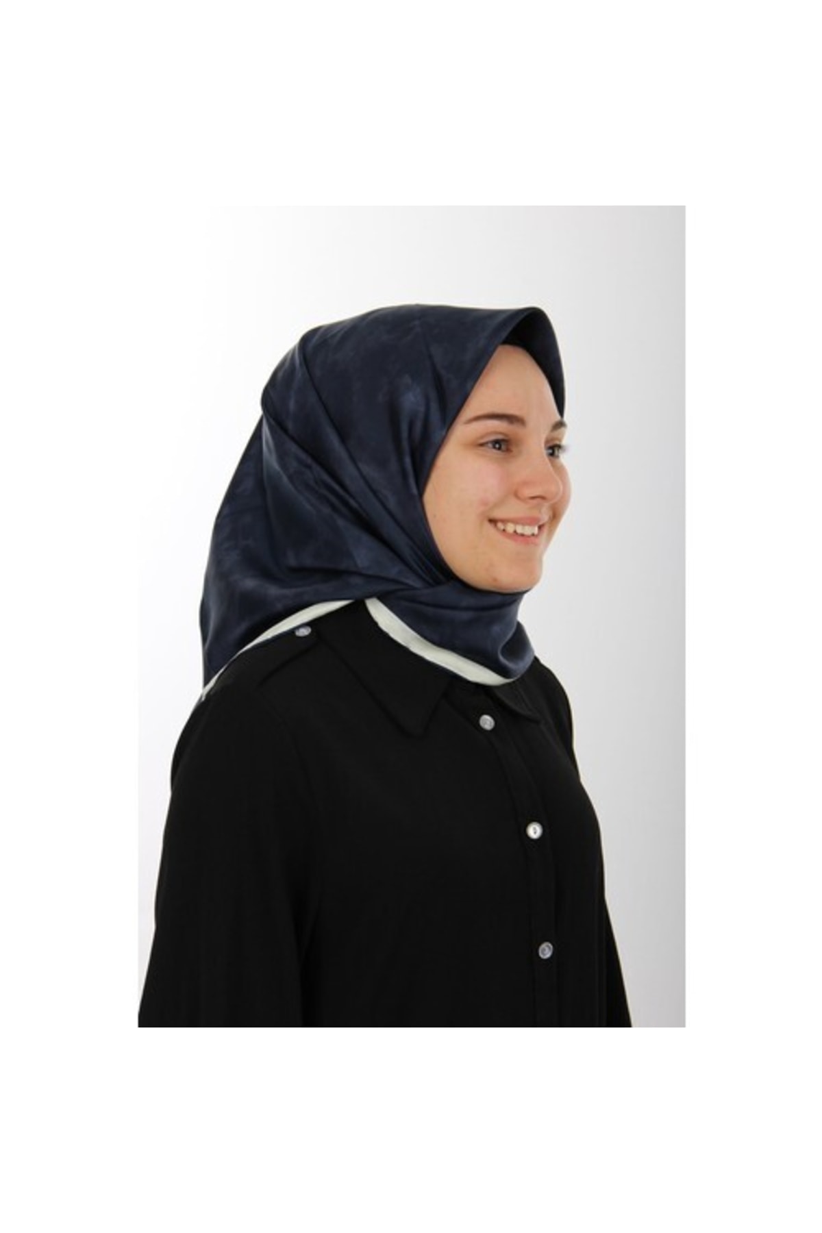 Aker 90*90 Lacivert Ipek Krep Saten Eşarp 7208701-322