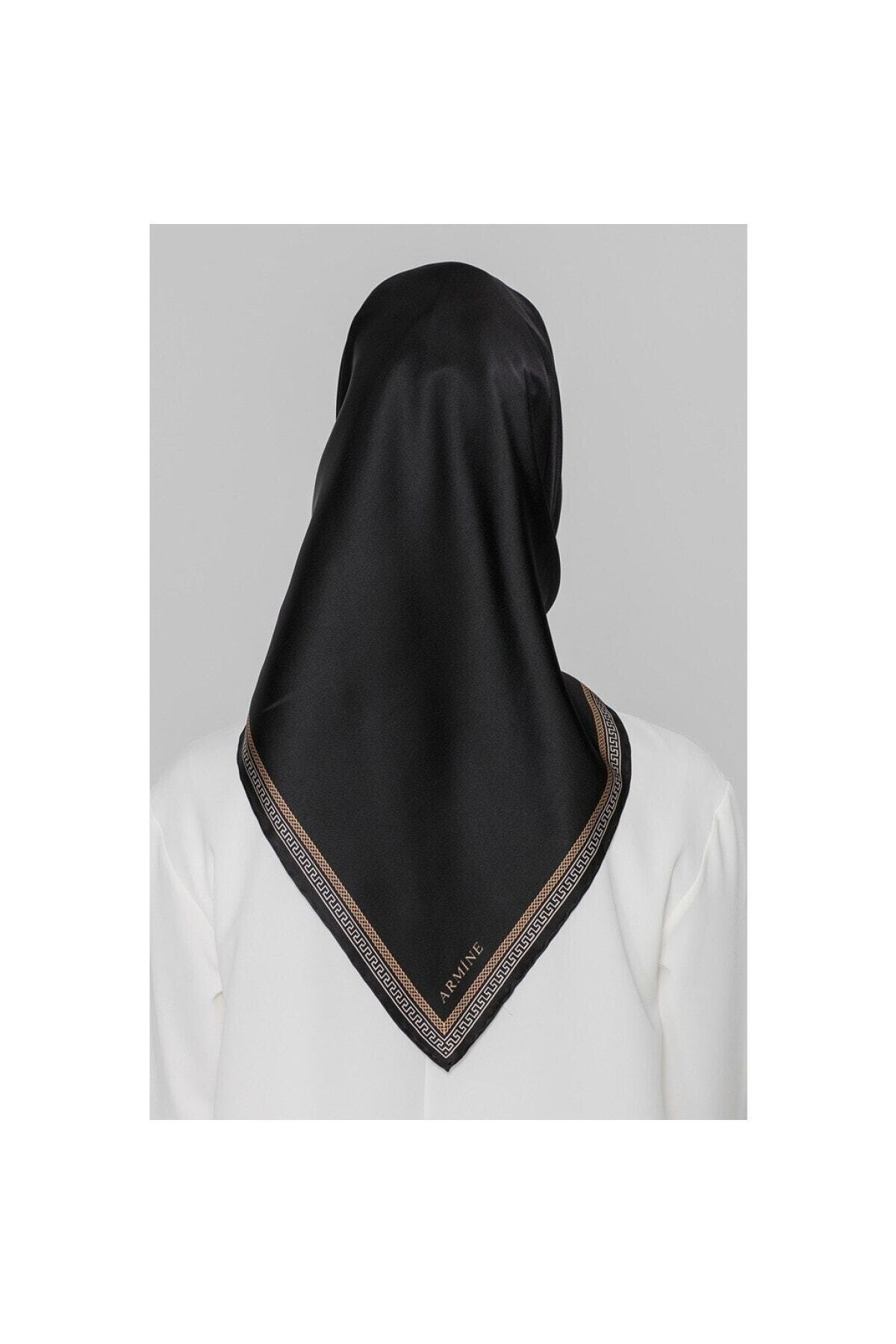 Armine 90*90 Sura Ipek Eşarp Siyah Gold (E20KA8432D03)